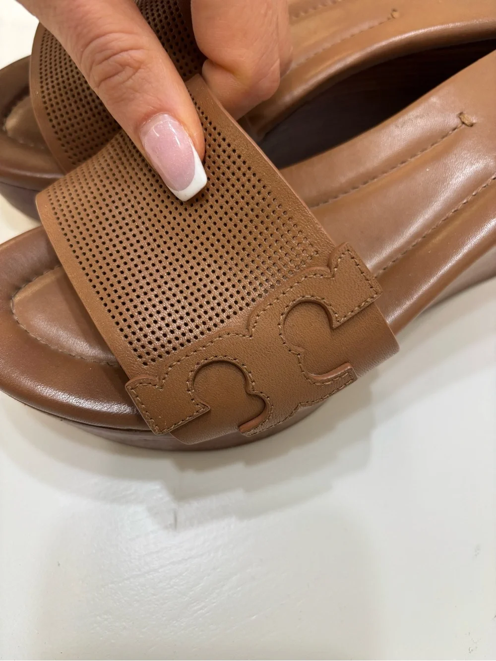 ✨ TORY BURCH Mikael 6.5 PERFORATED WEDGE SLIDE SANDALS — Royal tan ✨ Excellent